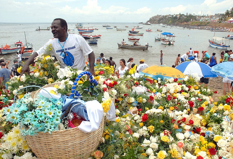 Flores para a Festa de Iemanjá em Salvador