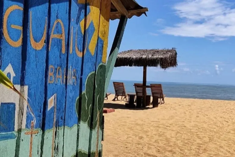 Quiosque da praia de Guaiú saindo de Porto Seguro